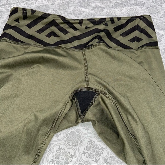 Lululemon Chevron Shuffle Fatigue Green Black 6 - Picture 10 of 15